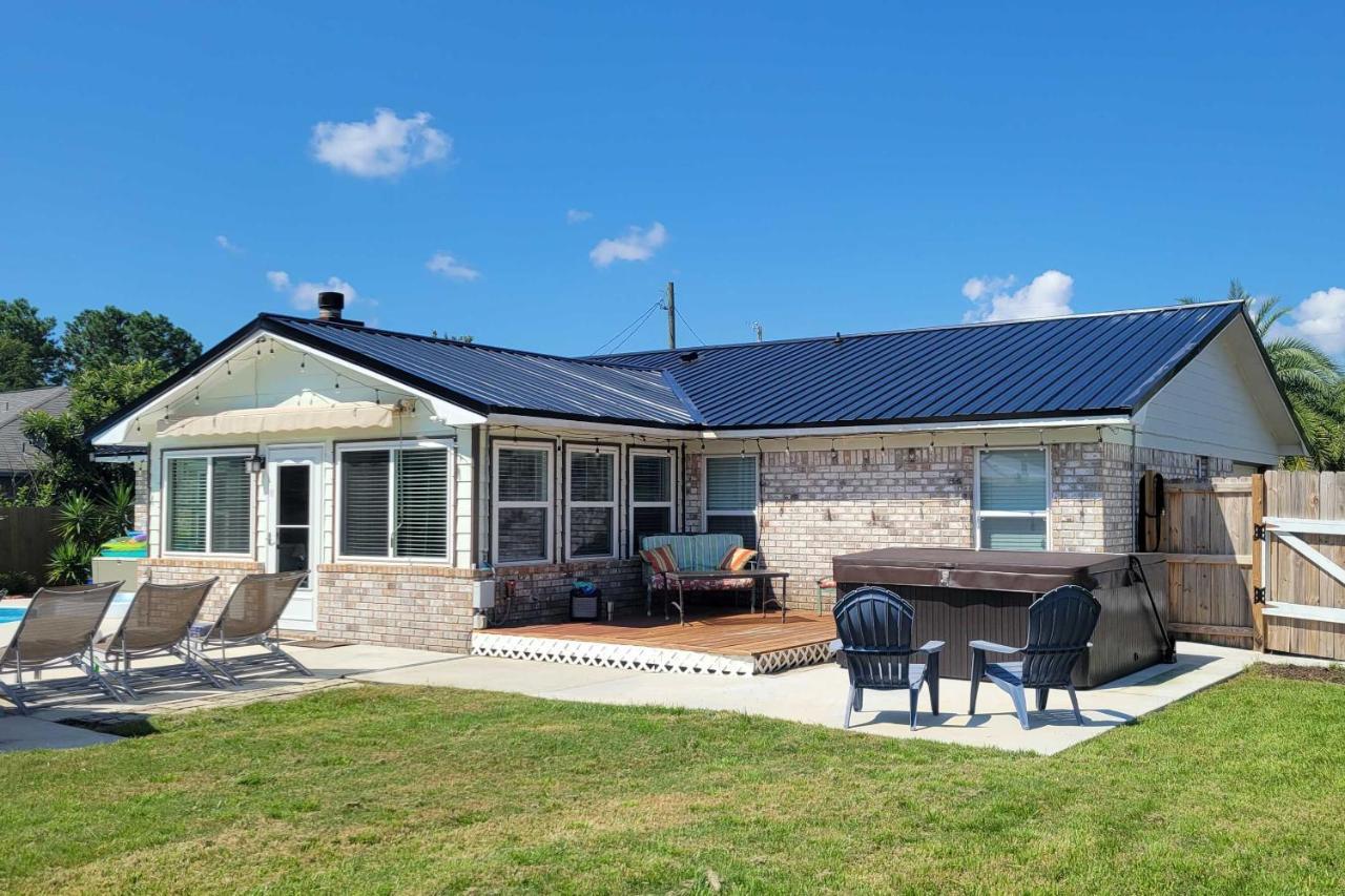 Welcoming Pensacola Home With Spacious Yard! Exterior photo