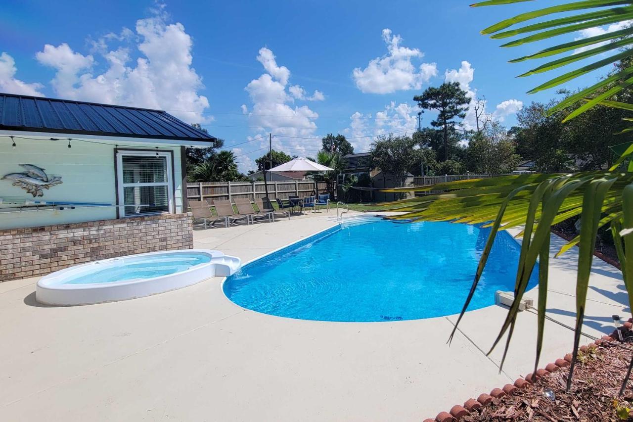 Welcoming Pensacola Home With Spacious Yard! Exterior photo